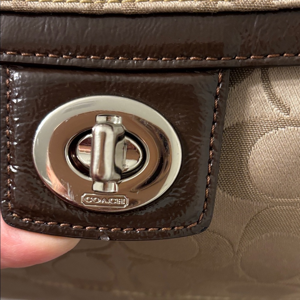 Coach Beige and Dark Brown Signature Shoulder Bag - Picture 4 of 8